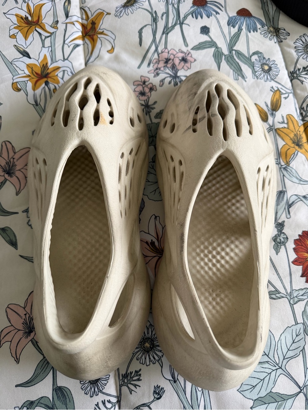 Yeezy Foam Runner Slip-On Clog in Cream